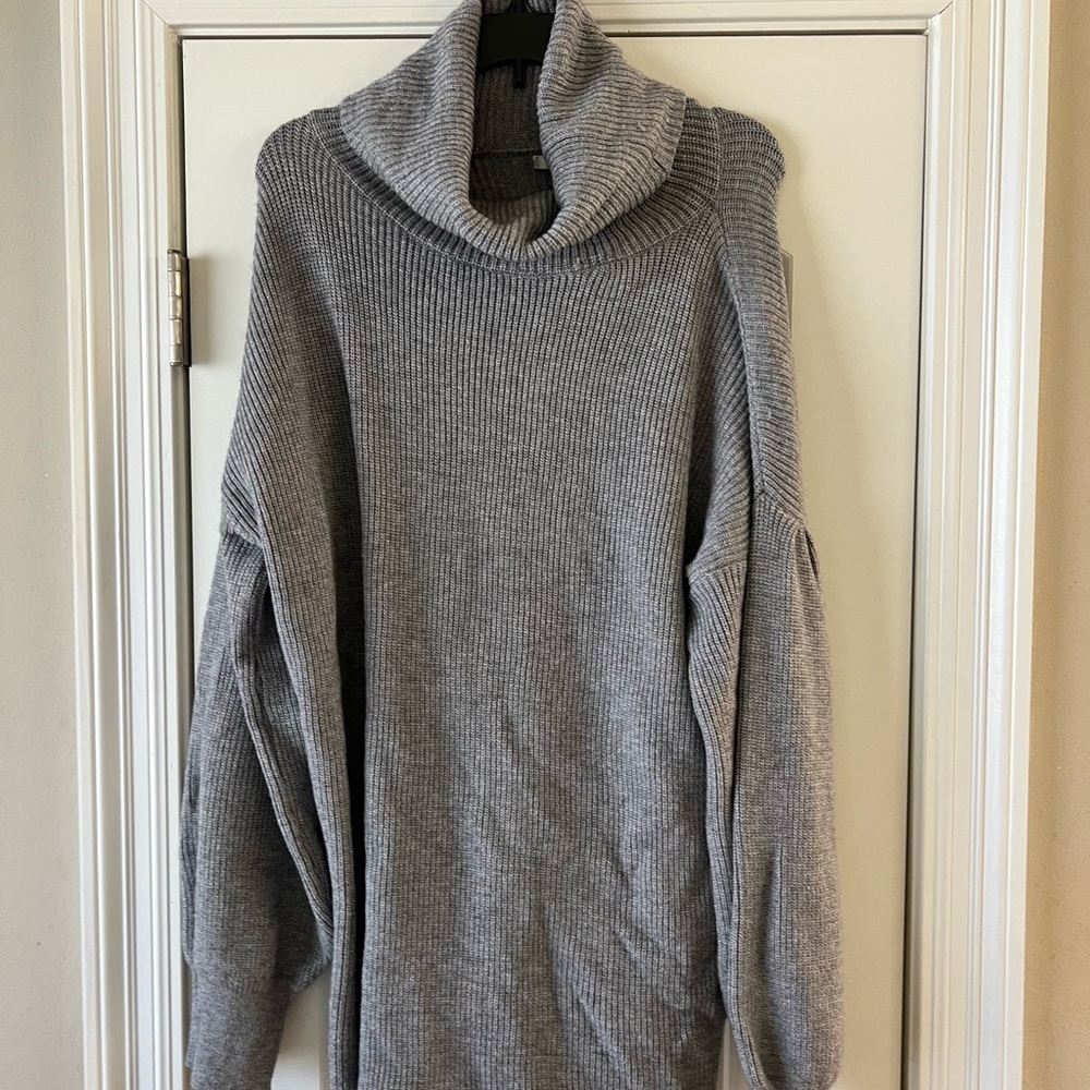Oversized tunic balloon sleeve sweater